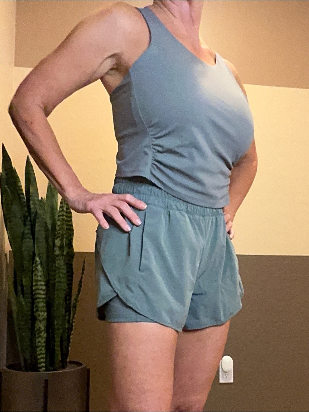 ๐ฅ Avia 2-Piece Athletic Set โ Sage Green / Black Lapis ๐ฅ - Picture 2 of 12
